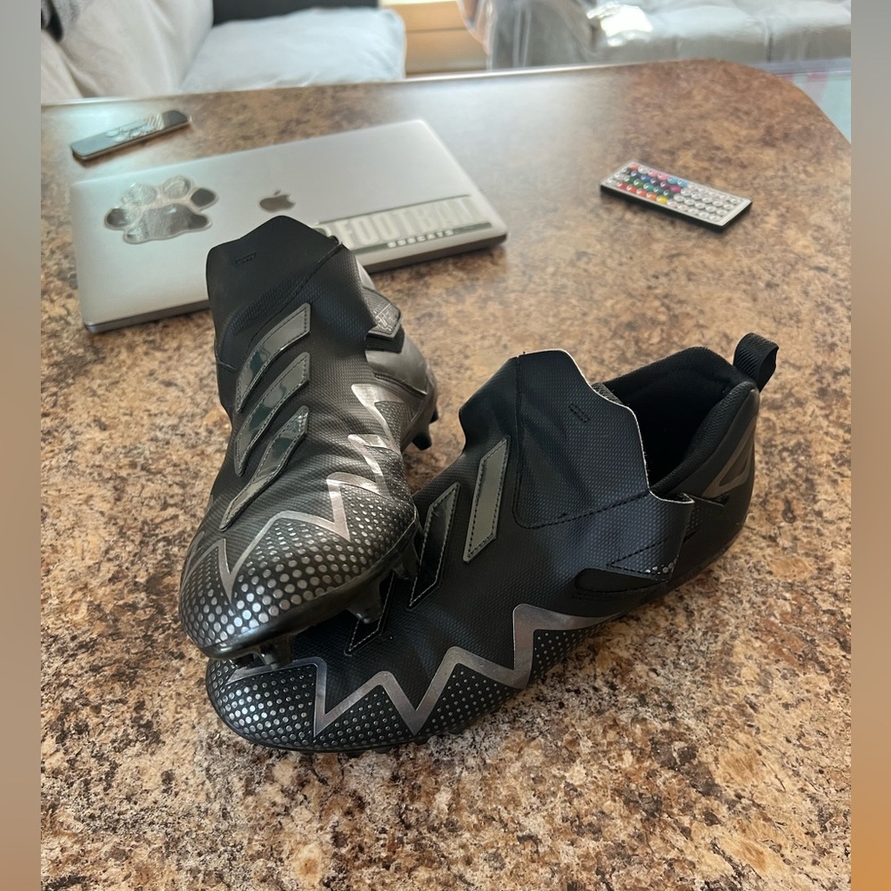 Adidas Freak Spark men’s cleats size 12 Black (WORN 3 TIMES) (will ship ra)
